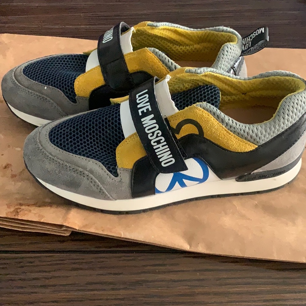 Sneakers